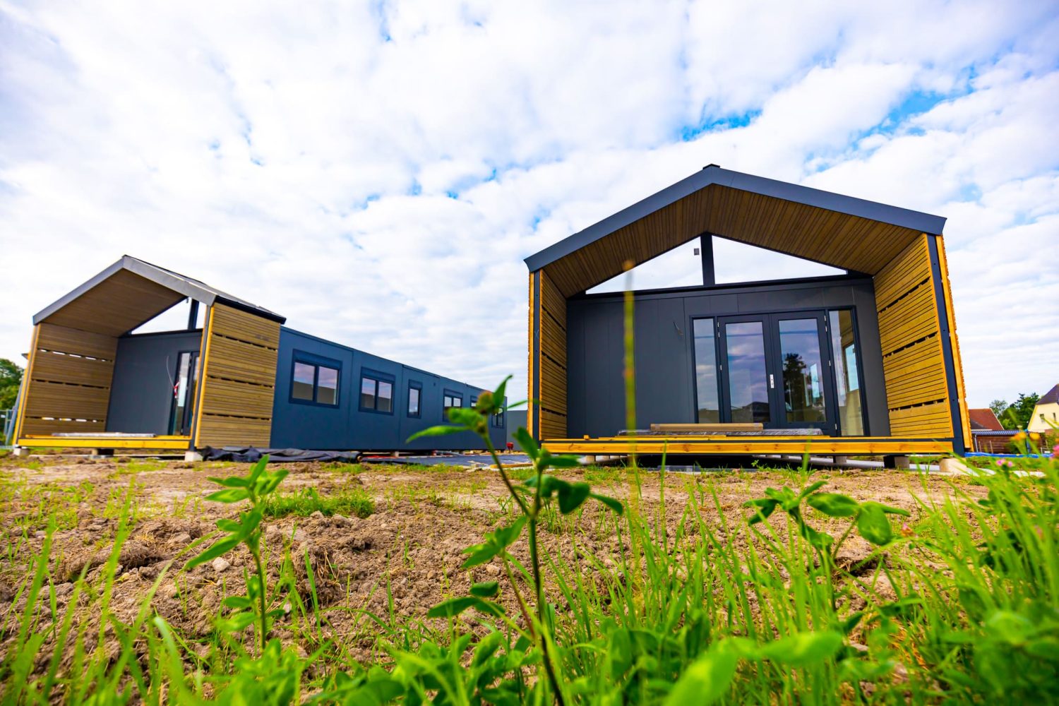 2 temporary housing bungalows in Groningen with access to clean and safe temporary water